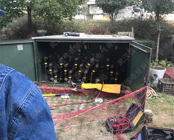 銘科電氣趕赴河南平頂山電業(yè)局進(jìn)行設(shè)備驗(yàn)收